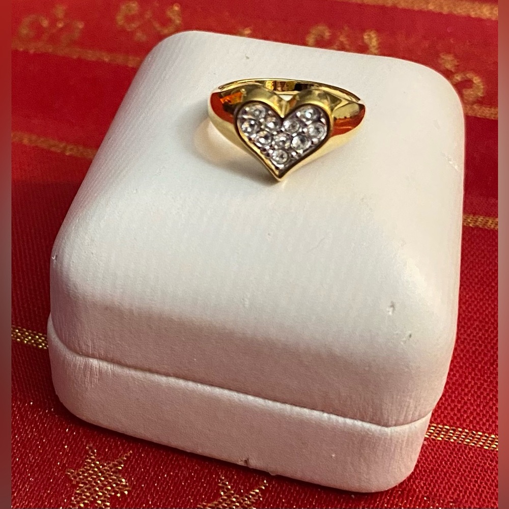 Vintage Zeller’s Heart Costume Statement ring (Size 5) * Final Offer